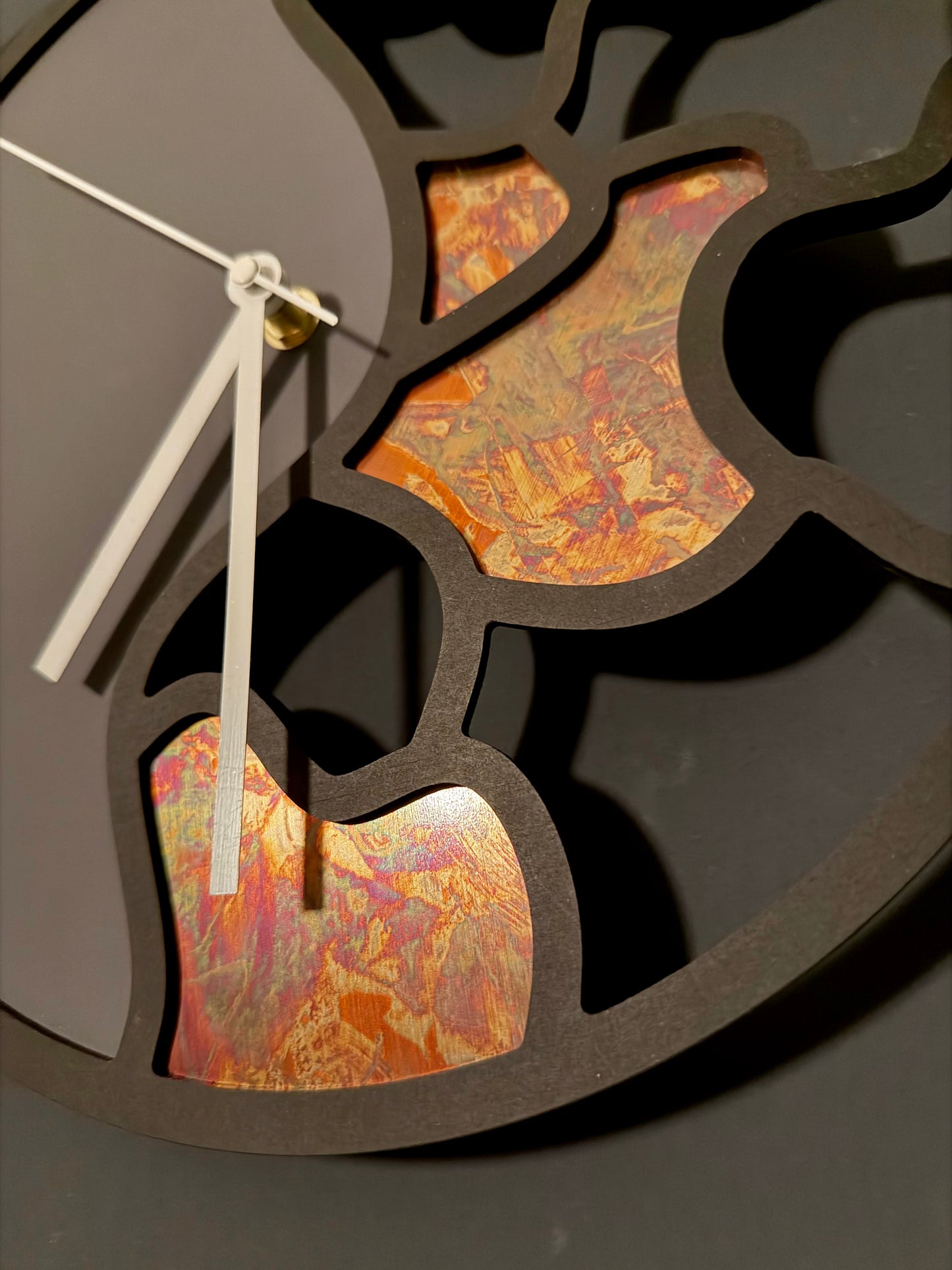 Wanduhr mit Kupfer und Fenixbeschichtung